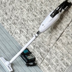訳あり❗️マキタ 充電式クリーナー CL282FD 18vバッテ...