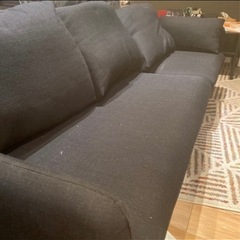 【急募】0円ソファ+オットマンの画像