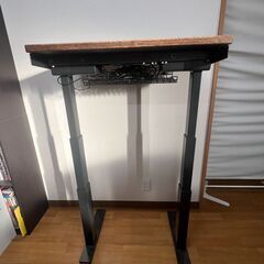 電動昇降デスクの画像