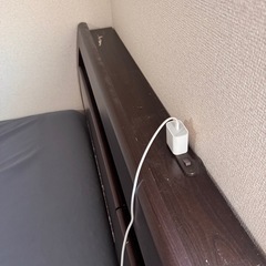 ダブルベッドフレームの画像