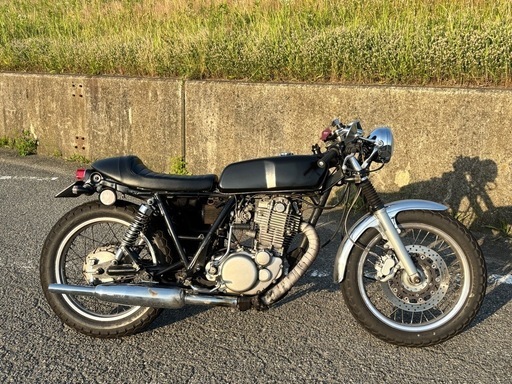 ヤマハ　SR400 カフェレーサー仕様  車検R7 8月
