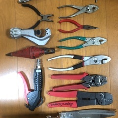 電気工事、大工、等の工具類を
まとめ売りの画像