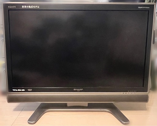 SHARP 世界の亀山モデルAQUOSテレビ37インチ (Asami Suzu