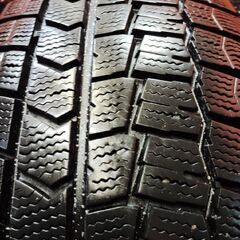 DUNLOP WINTER MAXX WM02 195/65R15 15インチ スタッドレス 4本 22～23年製 バリ溝 ステップワゴン ヴォクシー ノア ウィッシュ等 (KTG296)の画像