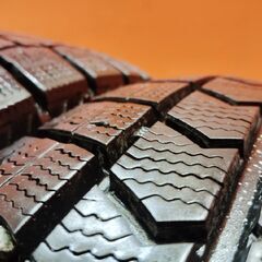 DUNLOP WINTER MAXX WM02 195/65R15 15インチ スタッドレス 4本 22～23年製 バリ溝 ステップワゴン ヴォクシー ノア ウィッシュ等 (KTG296)の画像