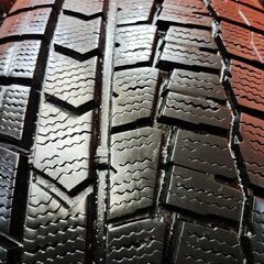 DUNLOP WINTER MAXX WM02 195/65R15 15インチ スタッドレス 4本 22～23年製 バリ溝 ステップワゴン ヴォクシー ノア ウィッシュ等 (KTG296)の画像