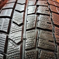 DUNLOP WINTER MAXX WM02 185/65R15 15インチ スタッドレス 4本 24年製 バリ溝 シエンタ フリード MAZDA2 アリオン プレミオ等　(KTG294)の画像