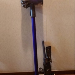 dyson v6 motorhead 掃除機　本体と付属品の画像