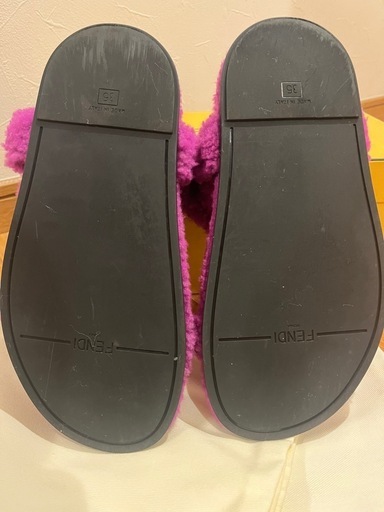FENDI レディース　ファーサンダル　35