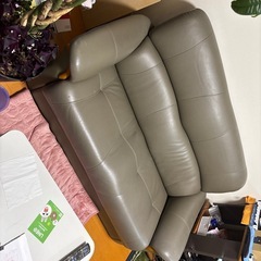 ソファー
の画像