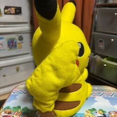 ピカチュウのぬいぐるみの画像
