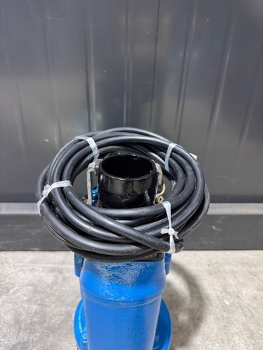 【大阪】 水中ポンプ 鶴見製作所 ツルミ ツルミポンプ 200V 一般工事排水用 三相200V建設機械 現場 土木 工事 貿易 即使用可能 ポンプ 水　