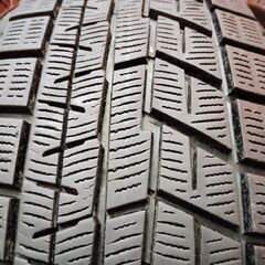 YOKOHAMA ice GUARD iG60 185/60R15 15インチ スタッドレス 4本 23年製 ヤリス ヴィッツ フィット グレイス VW/ポロ インサイト等 (KTG293)の画像