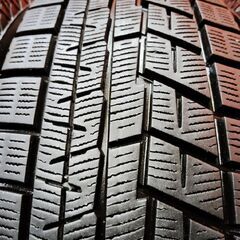YOKOHAMA ice GUARD iG60 185/65R15 15インチ スタッドレス 4本 22～24年製 バリ溝 シエンタ ティーダ フリード ベンツAクラス等　(KTH289)の画像
