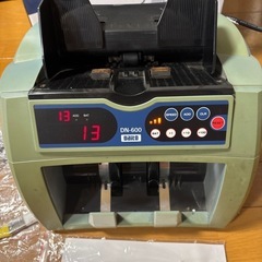 DAITO 紙幣計数機　DN600 電源ok ジャンク　メンテ必要ですの画像