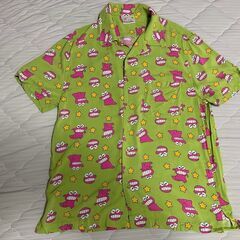 クレヨンしんちゃん 総柄シャツ メンズM レーヨン100% ユニセックス 半袖の画像