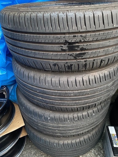 ダンロップ2022年42週215\50r18タイヤ4本セット