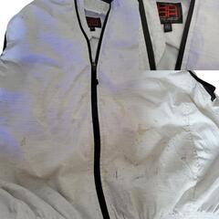 空調服ベスト３着と ヘルメットの画像