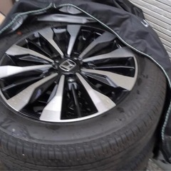 ホンダ　WR-V Z 純正ホイールタイヤ　4本セット
の画像