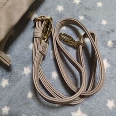 グレージュ　バック　合皮の画像