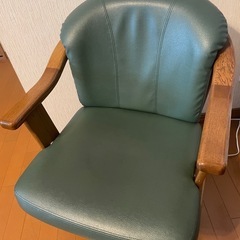 高級ブランド家具 福岡伊東インテリア 回転イス　回転椅子　回転チェア 天然木 1人用 ダイニングチェア　椅子　イス　レザー　回転式 2脚セットの画像