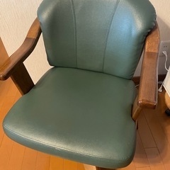 高級ブランド家具 福岡伊東インテリア 回転イス　回転椅子　回転チェア 天然木 1人用 ダイニングチェア　椅子　イス　レザー　回転式 2脚セットの画像