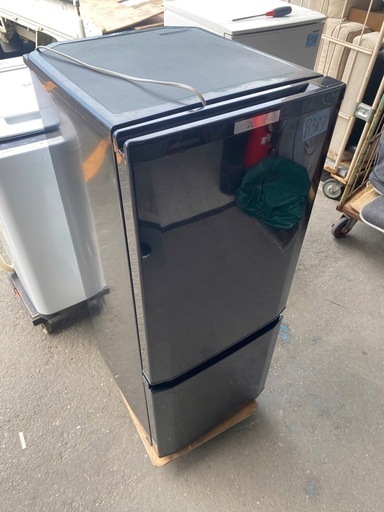 NO B383 ?福岡市内配送設置無料✨?三菱 2ドア冷蔵庫（146L） MR-P15Z-B サファイアブラック