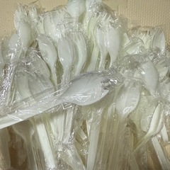 未使用品プラスチック先割れスプーン 推定500〜600本程 