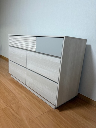 ほぼ新品　白のローチェスト