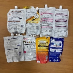 色々な種類のシャンプートリートメントセットの画像