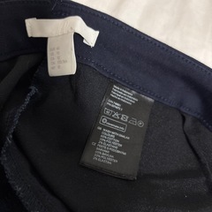 H&M テーパードパンツの画像