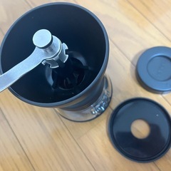 美品　HARIO セラミックコーヒーミルの画像