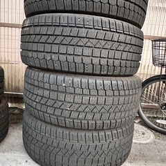 2022年製 235/50R18 冬用スタッドレスタイヤ 4本 (サハラ マート