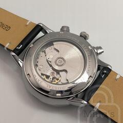 厚さ12mmにトリプルカレンダー搭載【風防&文字盤Wアール処理/新品】裏スケ①の画像