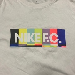 NIKE Mサイズ　メンズシャツの画像
