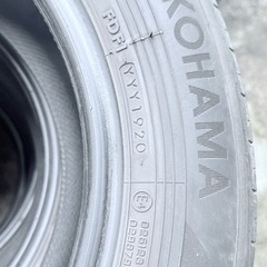 215/60 R16、YOKOHAMA ADVAN DB V552 夏タイヤの画像
