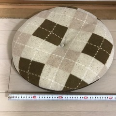 茶色クッションの画像