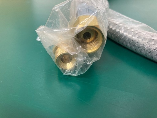 新品／未使用　椎茸乾燥機等の送油ホース　2m 先端真鍮製　外装φ15㎜ワイヤーブレード