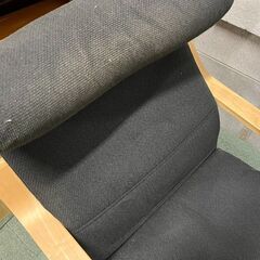 IKEA POANG ポエング チェア オットマン付 幅69cm×奥行83cm×高さ95cm（座高44cm）の画像