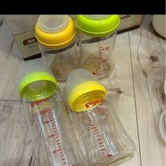 哺乳瓶、消毒器付きの画像
