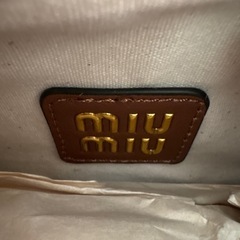 MIUMIUポーチ    送料無料！の画像