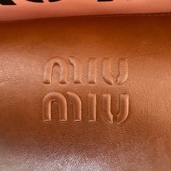 MIUMIUポーチ    送料無料！の画像