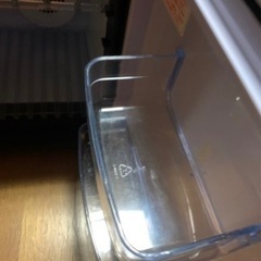 小さな冷蔵庫の画像