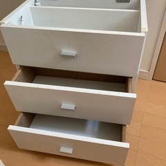 鏡付き引き出しの画像