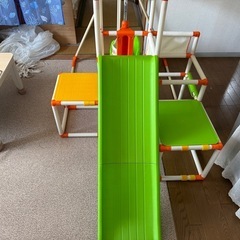 子ども用ジャングルジムの画像