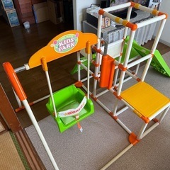 子ども用ジャングルジムの画像