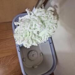 モップとバケツの画像