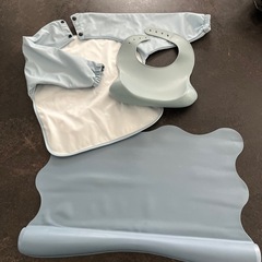 ベビー　食事セット　スタイ他3点の画像