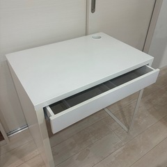 IKEA白デスクの画像