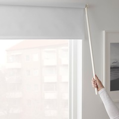 IKEA製　遮光ロールカーテン（白）2本の画像